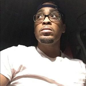 Meet your Posher, Derrick